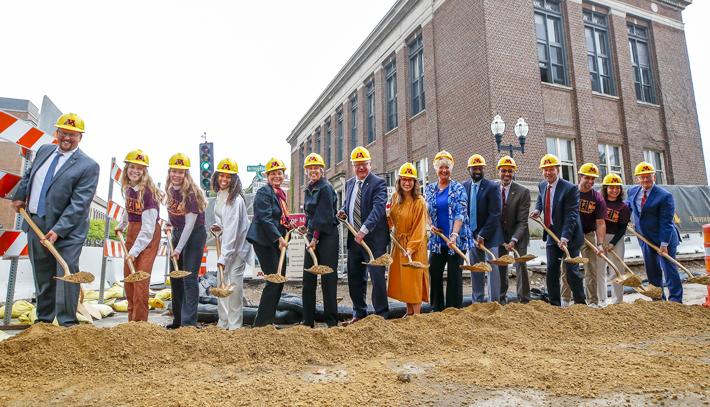 ɫС participate in groundbreaking for Fraser Hall's Chemistry Undergraduate Teaching Facility